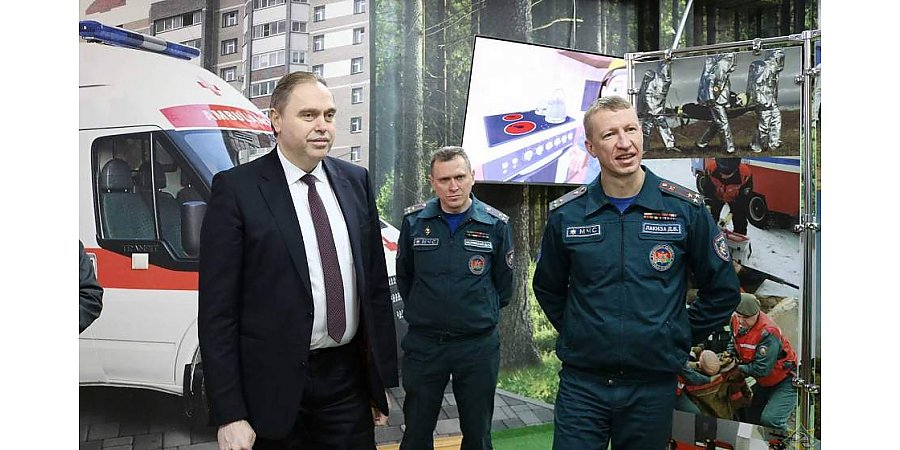 Владимир Караник посетил областной центр безопасности МЧС в Лиде