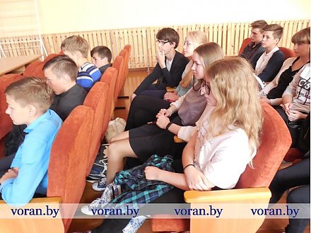 Диалог поколений «Цветы Великой Победы» прошел в Вороновской школе