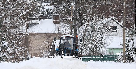 Более 700 человек и около 100 единиц техники готовы задействовать на уборке снега в Гродно