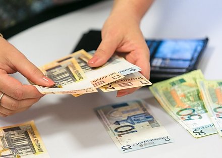 "Белпочта" выплатит пенсии и пособия за 9 мая досрочно