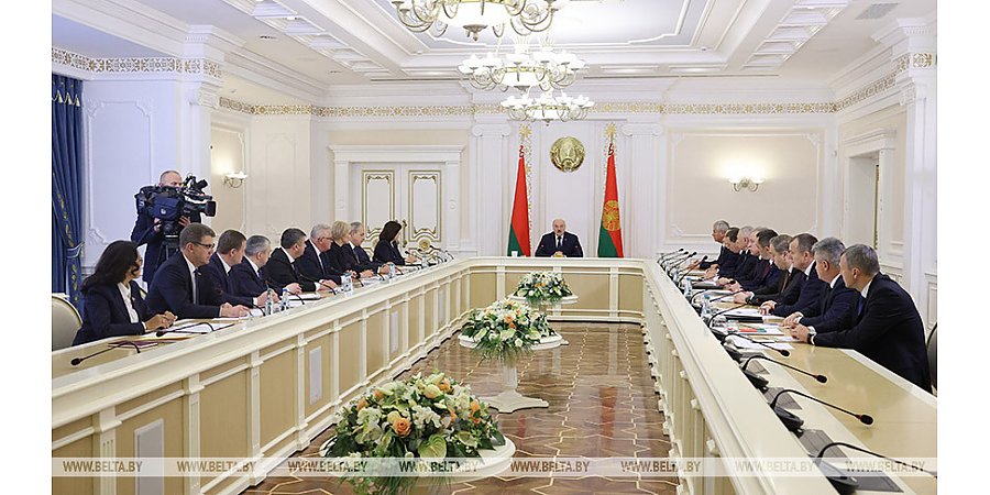 Александр Лукашенко про ВНС: важно, чтобы люди принимали решения, на которые будут опираться госорганы