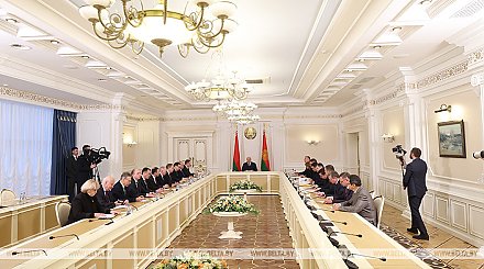 Где и как в Беларуси будут учить профессиям будущего? Вопрос стал темой совещания у Александра Лукашенко