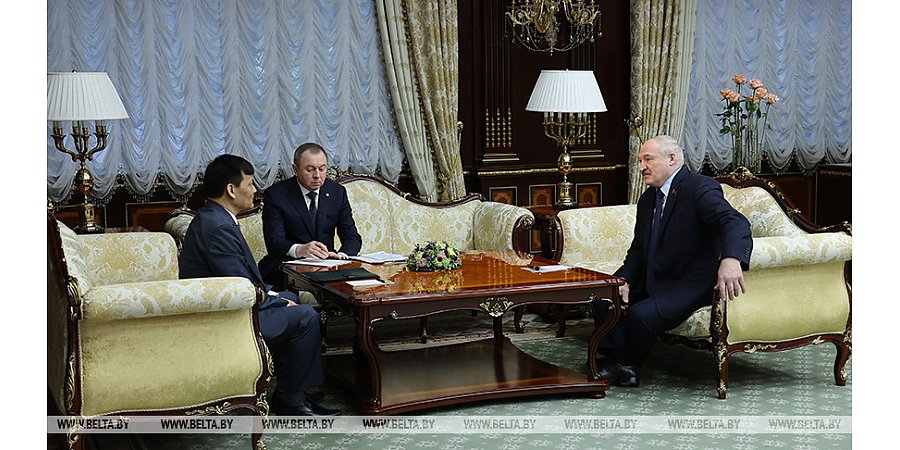 Александр Лукашенко: Беларусь полна решимости развивать экономическое сотрудничество с Вьетнамом