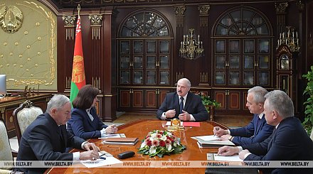 Лукашенко рассчитывает на быстрое восстановление экономики Беларуси после открытия мировых рынков