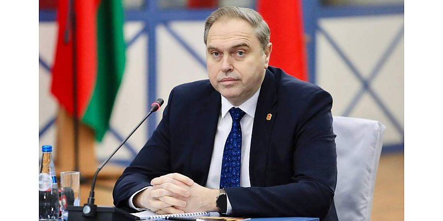 Владимир Караник рассказал о строительстве и реконструкции учреждений здравоохранения региона