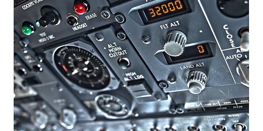 Индийский пассажирский самолет разбился в горах Афганистана