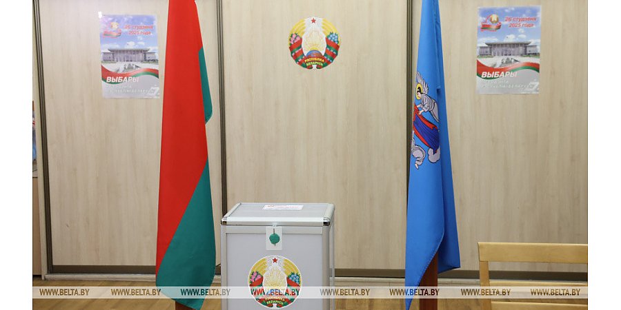 "За стабильную и развивающуюся Беларусь". Головченко досрочно проголосовал на выборах Президента