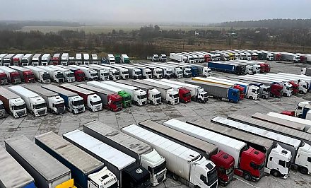 На спецплощадках размещены более 1 тысячи оставшихся в Беларуси литовских фур