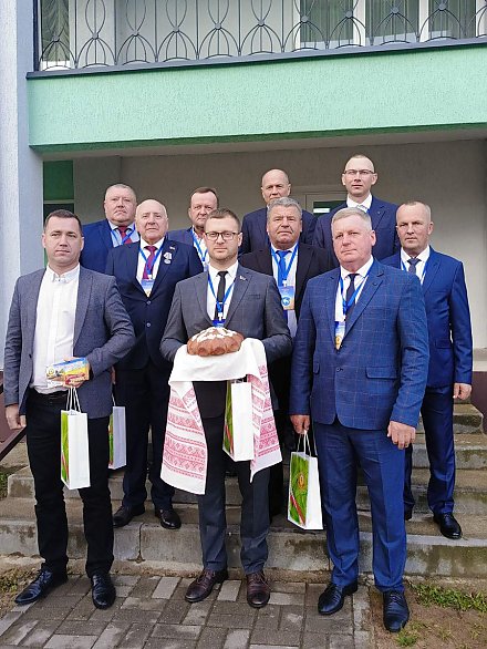 Хлебаробаў Воранаўшчыны гасцінна вітаюць на ваўкавыскай зямлі