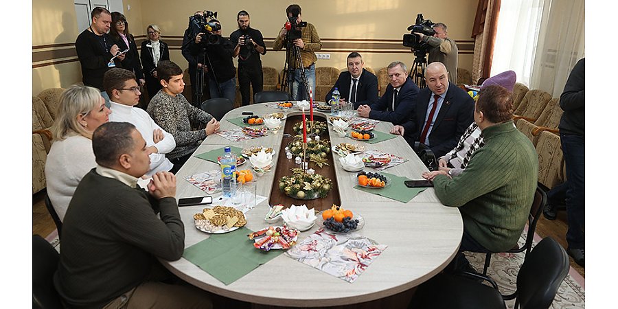 Благодарность за спасение, желание социализироваться. Караев о семьях, эвакуированных из Газы