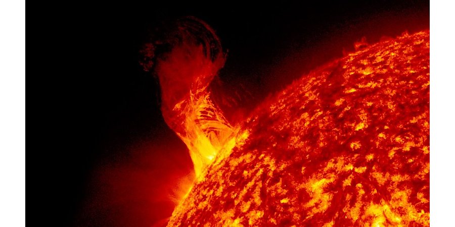 На Солнце произошла мощнейшая вспышка за последние 6 лет