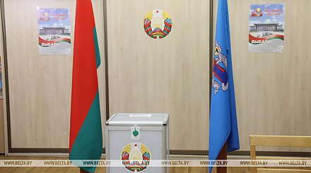 "За стабильную и развивающуюся Беларусь". Головченко досрочно проголосовал на выборах Президента