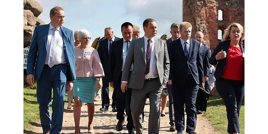 ФОТОФАКТ: премьер-министр Роман Головченко посещает Новогрудок