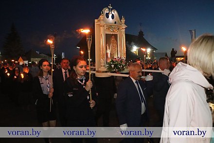 З верай и надзеяй да Маці Божай Тракельскай (ВІДЭА)