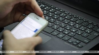Трех работавших на аферистов курьеров задержали за сутки в Беларуси