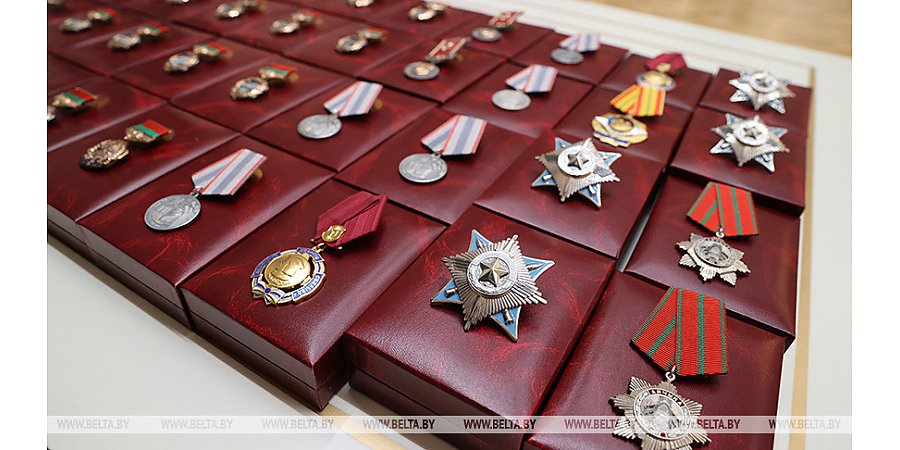 Головченко вручил госнаграды лучшим представителям трудовых коллективов страны