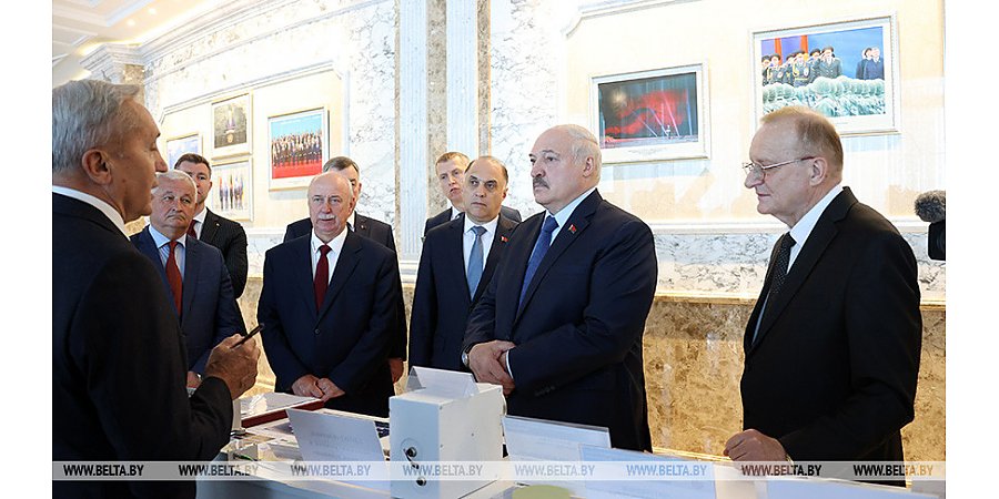 Новый импульс на фоне гибридного противостояния. На совещании у Александра Лукашенко обсудили развитие микроэлектроники