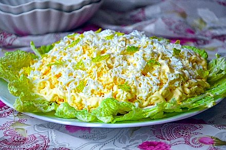 Оливье и рядом не стоял: готовим обалденный салат на Новый год