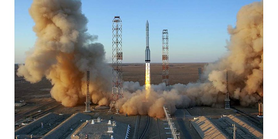 Роскосмос: на орбиту выведен спутник "Электро-Л" №4