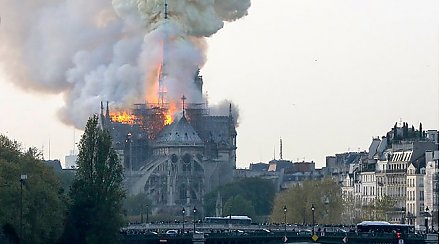 Год назад сгорел Нотр-Дам-де-Пари. Причины возгорания до сих пор не установлены