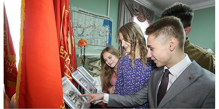 Диалог поколений и интеллектуальные турниры. Как Гродненщина отметит 105-летие ВЛКСМ