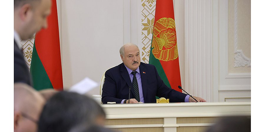 О противодействии выводу капитала, спасении "утопающих" и работе в Союзном государстве. Что Александр Лукашенко обсуждал с правительством