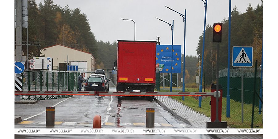 ГТК: литовские фуры смогут покинуть стоянки после открытия Литвой границы