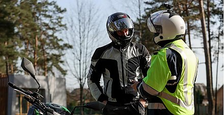 ГАИ напоминает мотоциклистам и велосипедистам о необходимости соблюдения правил дорожного движения