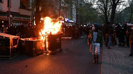 На первомайских демонстрациях в Берлине пострадали 30 полицейских