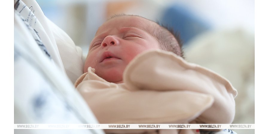 С 1 февраля увеличиваются размеры пособия по уходу за ребенком в возрасте до 3 лет