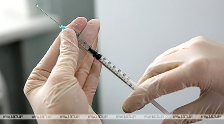 Иммунитет от российской вакцины против COVID-19 будет сохраняться два года и более - ученый