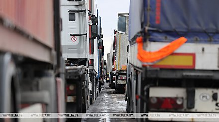 ГПК: скопление грузовиков фиксируется перед тремя литовскими пунктами пропуска