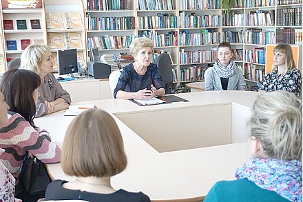 В рамках Недели матери на Вороновщине прошел семинар с участием районного врача-акушера-гинеколога