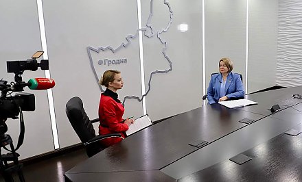 В Гродно запустили цикл передач «А что там на Западе?». Первым гостем стала председатель Гродненского областного Совета депутатов Елена Пасюта