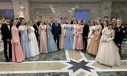«Такое не забывается!». 26 юных жителей Гродненщины стали участниками новогоднего бала во Дворце Независимости