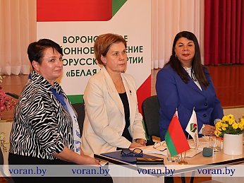 Женщина — сердце нации. В Вороновском районе на диалоговой площадке порассуждали о роли женщины в развитии страны 