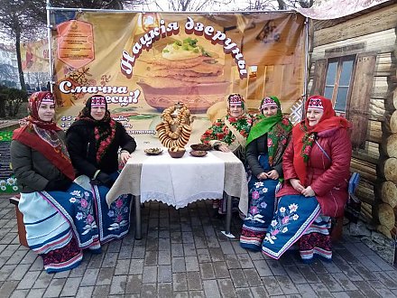 Фотофакт. Вороновские работники культуры приняли участие в празднике ремесленников Казюки и фестивале "Масленица по-гродненски"