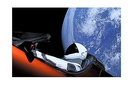 Tesla Илона Маска стала космическим кораблем