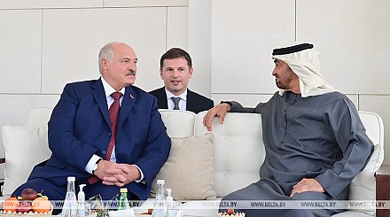Александр Лукашенко в Абу-Даби проводит встречу с Президентом ОАЭ