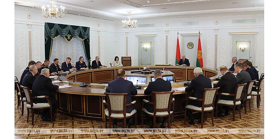 Александр Лукашенко: вопрос успешной уборочной кампании для Беларуси - стратегический