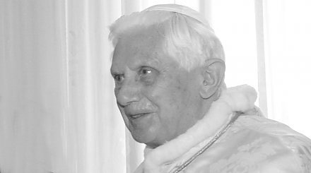 В Ватикане похоронили бывшего Папу Римского Бенедикта XVI