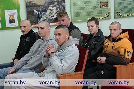 Новобранцы, в строй! В Вороновском районе стартовала отправка юношей, призванных на срочную военную службу