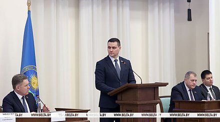 Профильные классы, экспорт услуг и учебные мастерские. Иванец о задачах системы образования на 2025 год