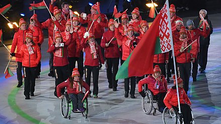 Белорусским паралимпийцам вернули национальную символику. Почему?