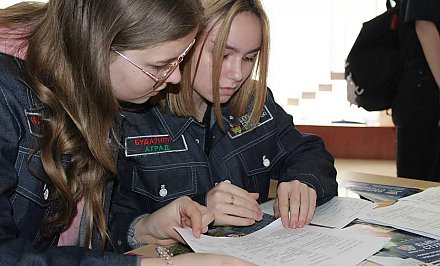 Гродненской молодежи предлагают узнать о возможностях трудоустройства на летнее время и заполнить анкету по QR-коду
