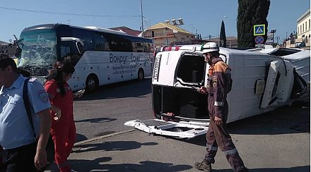 Число пострадавших при столкновении туристических автобусов в Сочи возросло до 26