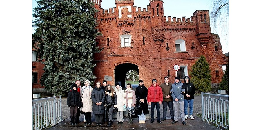 Молодежь Вороновщины побывала в Брестской крепости и резиденции Деда Мороза