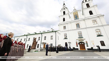 Александр Лукашенко принял участие в церемонии открытия памятника митрополиту Филарету
