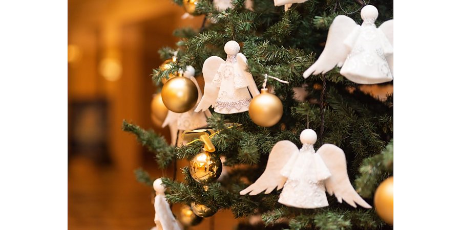 Лучшие даты для установки новогодней ели, чтобы привлечь удачу на 2024 г.