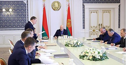 Александр Лукашенко на совещании о создании портовых мощностей: нужно окончательно определиться